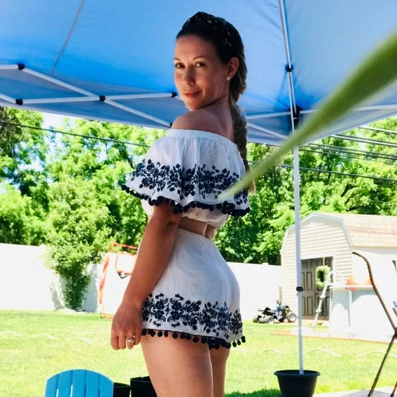 Show me your Mumu SMYM pom pom shorts & crop top small RARE! - Picture 1 of 13